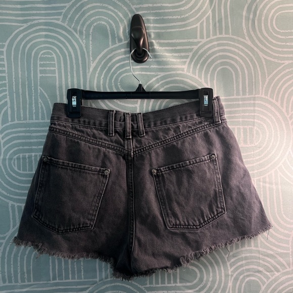 Forever 21 Charcoal Distressed Denim Shorts – Size 30 (Medium) - Picture 3 of 4